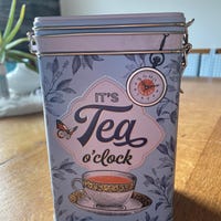 Set black Tea - emaille mok en thee blik - Nostalgic Art | ♥ Een moment
