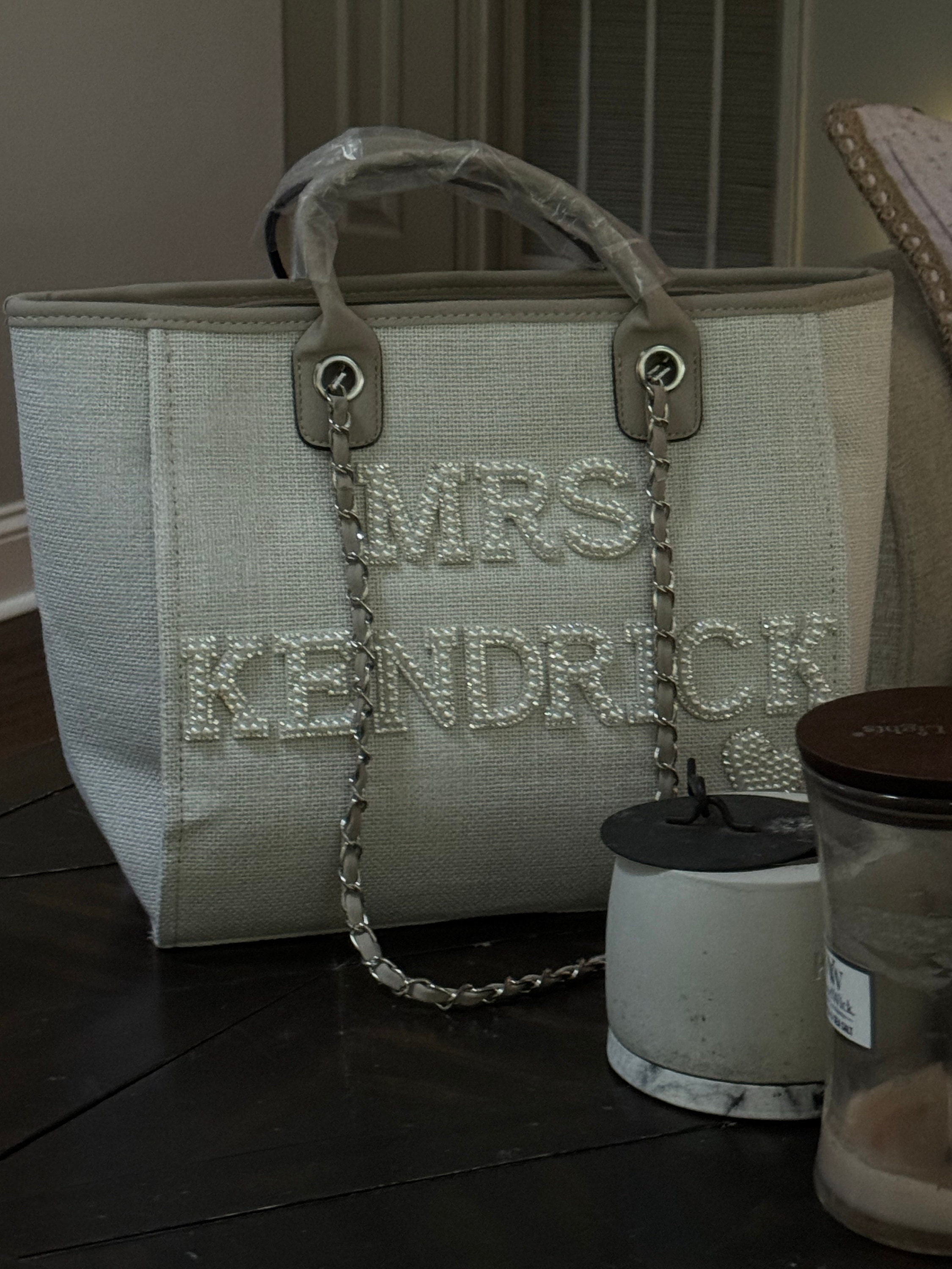 Bride Tote bag, Bridal Gift, Bachelorette bags, Honeymoon beach bag, Mrs Custom Bag, Customized Bride Bags, Bachelorette totes- chain,pearls
