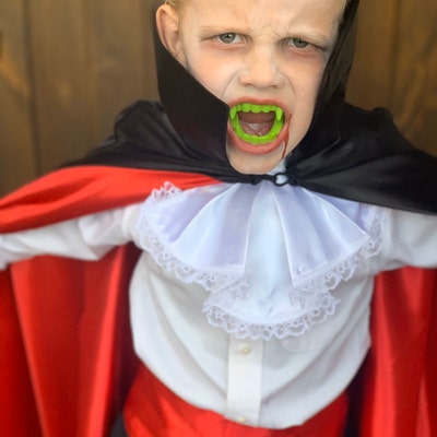 Halloween Vampire Dracula Costume 3 Pieces: Cape, Jabot, Belt Red/black ...