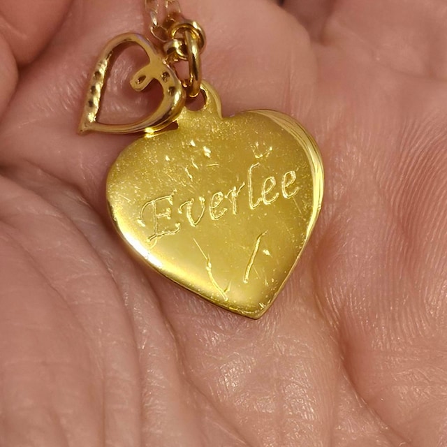 Collana doppie iniziali con pavé di Diamanti in Oro 18kt unite da un cuore - Artlinea S.r.l