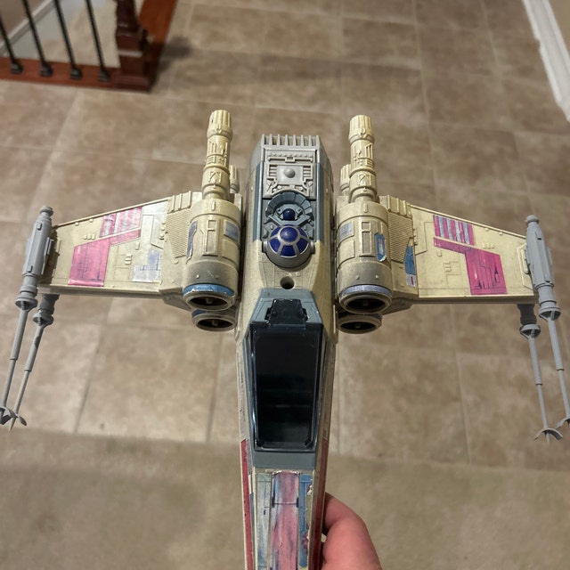 タカラ X-WingとUSA刻印のファルコン　消しゴム 1978 当時 mqdefault.jpg