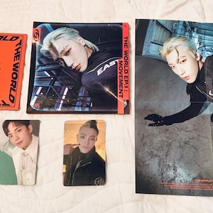 Ateez - The World EP.1 : MOVEMENT [Random ver.] ONE RANDOM Album+FIRST PRESS Limited Benefits+BolsVos K-POP eBook (21p), Photocards