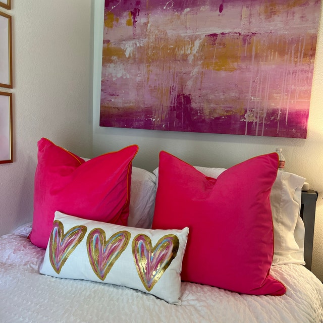 New hot pink bed pillows, and a styling dilemma / Create / Enjoy