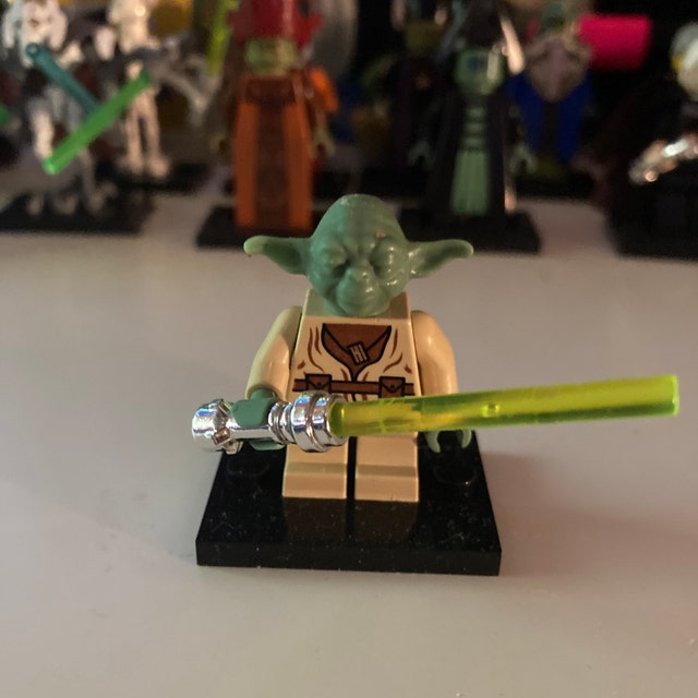 Old lego yoda minifigure sale