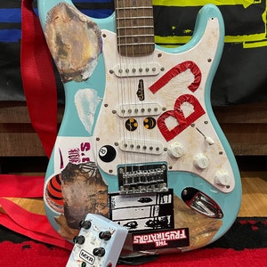 BLUE in a Bible BJ Guitars ビリー・ジョー・アームストロング