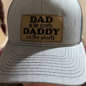 Cappellino Da Baseball Uomo Con Scritta Divertente – Dad In The Streets, Daddy In The Sheets - 4