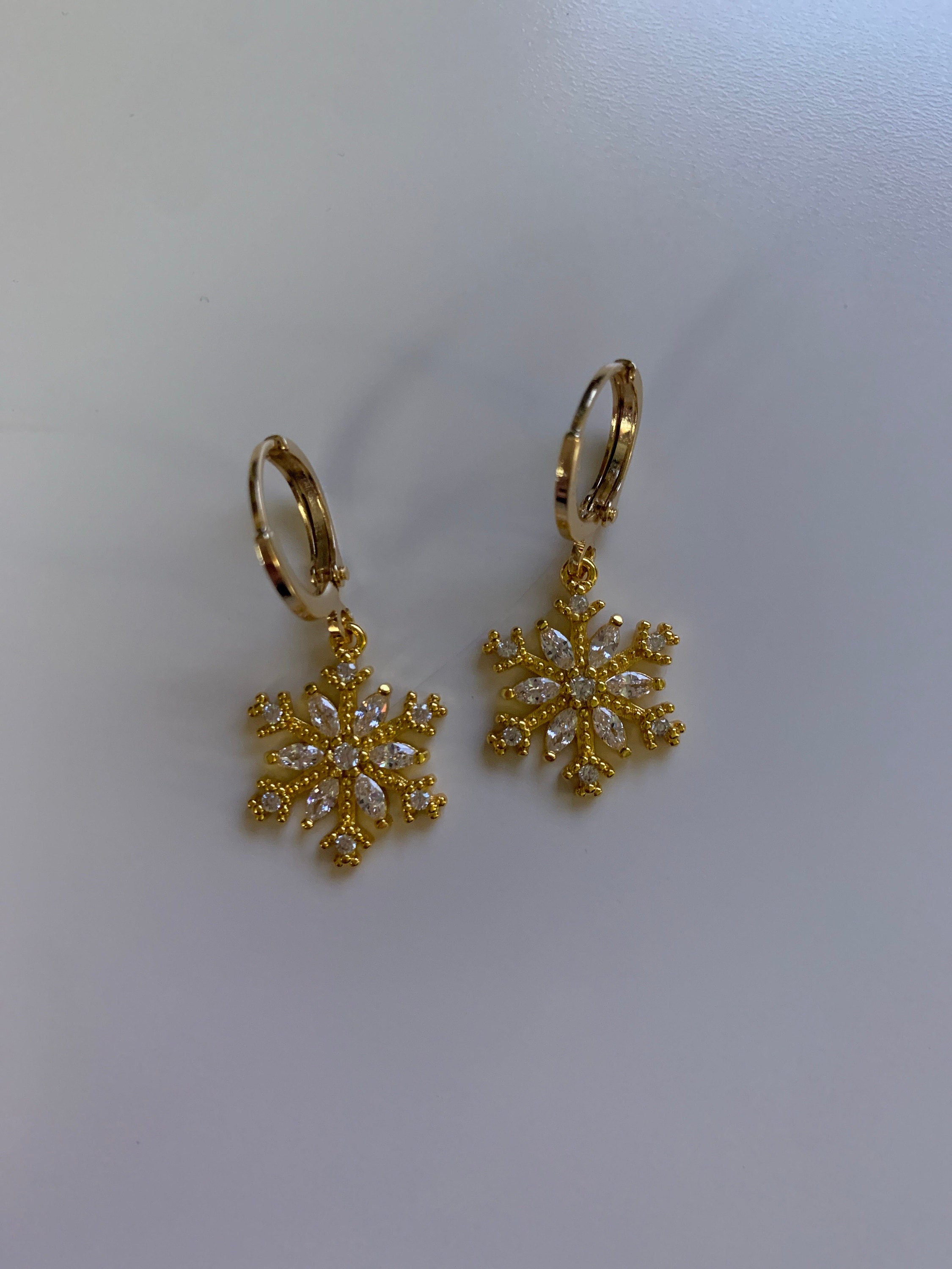Dainty Snowflake Dangle Earrings
