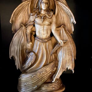 手作りのサマエル・ルシファーのアッシュウッド像：オカルト装飾