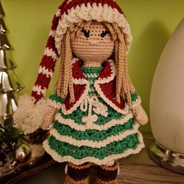 How to Add Yarn Doll Hair · Sweetbriar Sisters handmade christmas elf doll