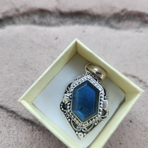 Alisa added a photo of their purchase