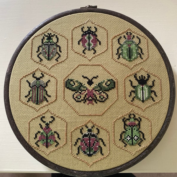 Nurge Embroidery Flexi Hoop Round Cross Stitch Display Wood Effect in 2