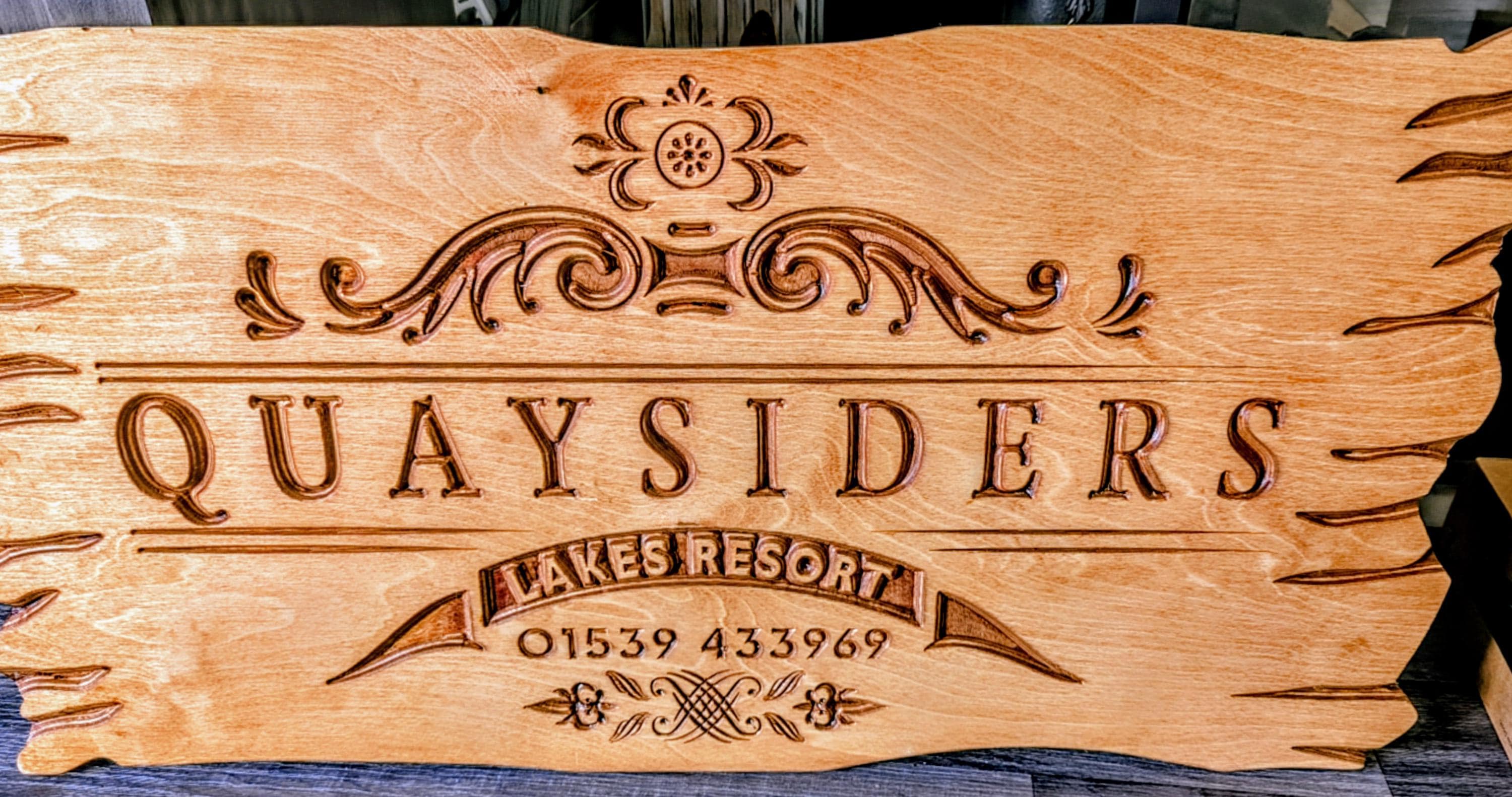 Custom Family Name Wooden Sign, Personalized Retro House Sign, Wood Last Name Sign, Outdoor Wall Decor, Cabin Decor, Custom Family Gift