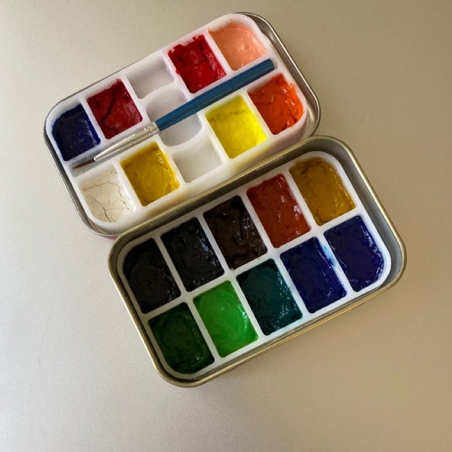 Hey! Don't Thow That Away: Altoid Tin Watercolor Palette