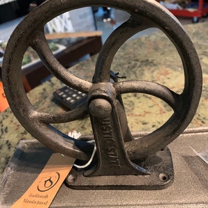 Halat Cast Iron Vintage Industrial Wheel Farmhouse Wall Mount Pulley 6.75 Inch