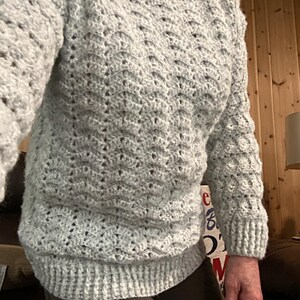 EZ Breezy White Sweater, Crochet Pattern English USA & Dutch