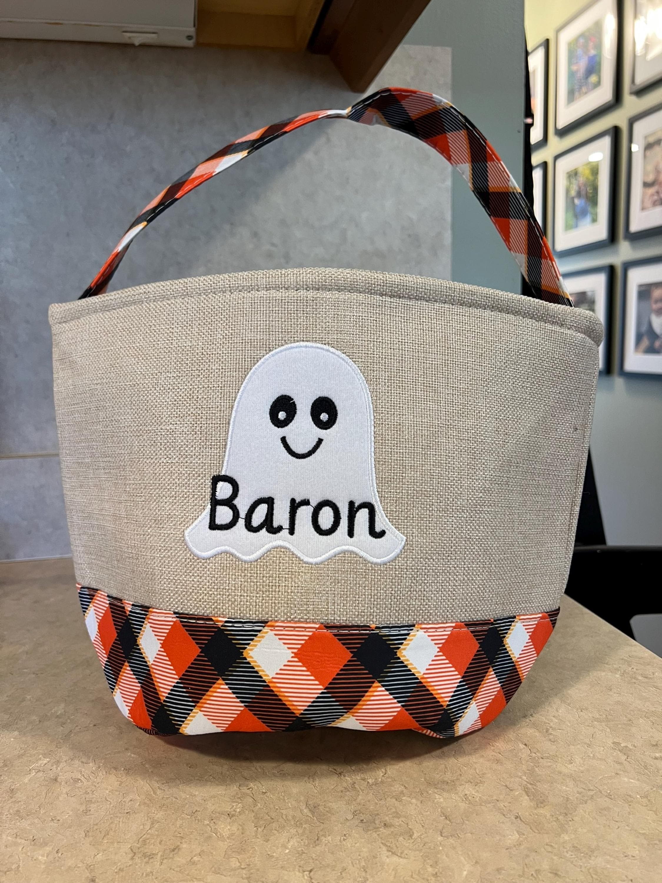 Trick or treat bag, Trick-or-treat bucket,  Halloween Bucket, Personalized, Halloween Basket, monogram, trick-or-treat, Halloween bag