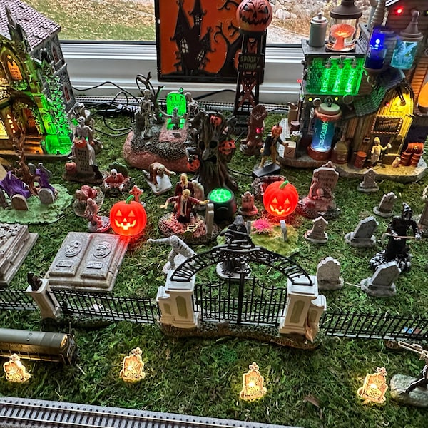 Halloween Tiered Tray Light up Mini Jack O Lantern Decor, Fairy Garden ...