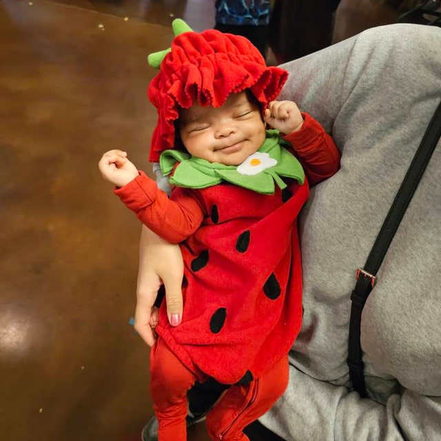 Strawberry costume baby online