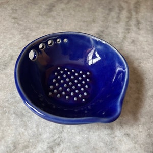 Herb & Garlic Bowl - Garlic Grater and Herb Stripper in One — Back Bay  Pottery