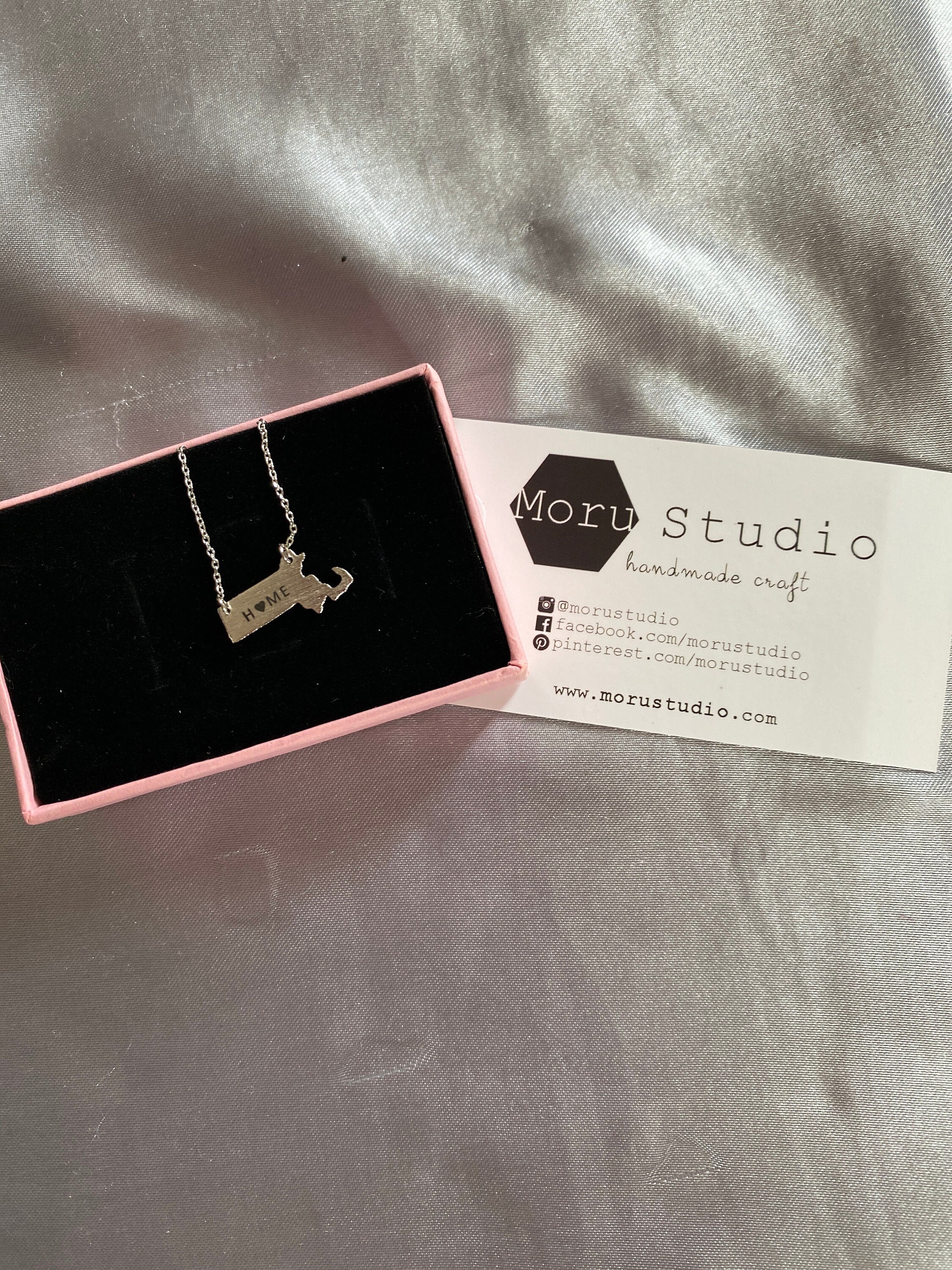 Personalized USA State Necklace • Leaving Gift for Best Friends or Sisters • Traveling Leaving Gift • Birthday Going Away Graduation Gift