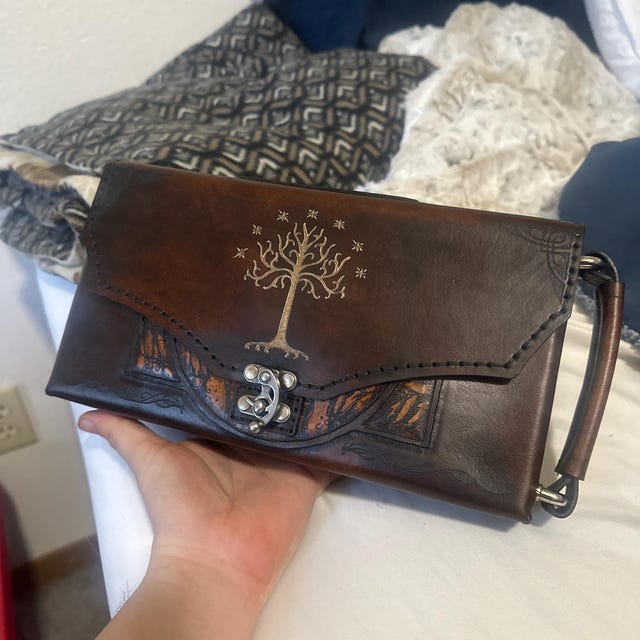 Handmade Leather Nintendo Switch Case: Lord of the Rings Theme - Etsy