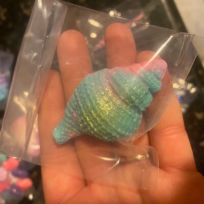 Hard Candy Edible Sugar Shells Very Detailed Cupcake or Cake Topper ...