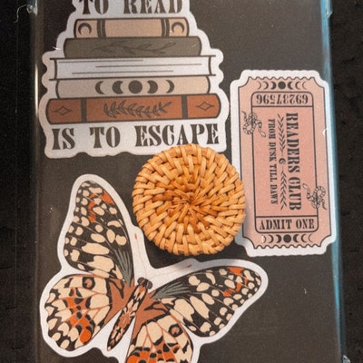 To Read is to Escape, Bookish Sticker, Kindle Stickers, Cute Stickers ...