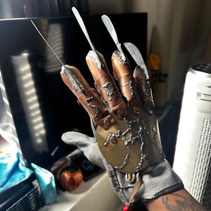 フレディのデッドグローブ、エルム街の悪夢の金属製小道具レプリカ