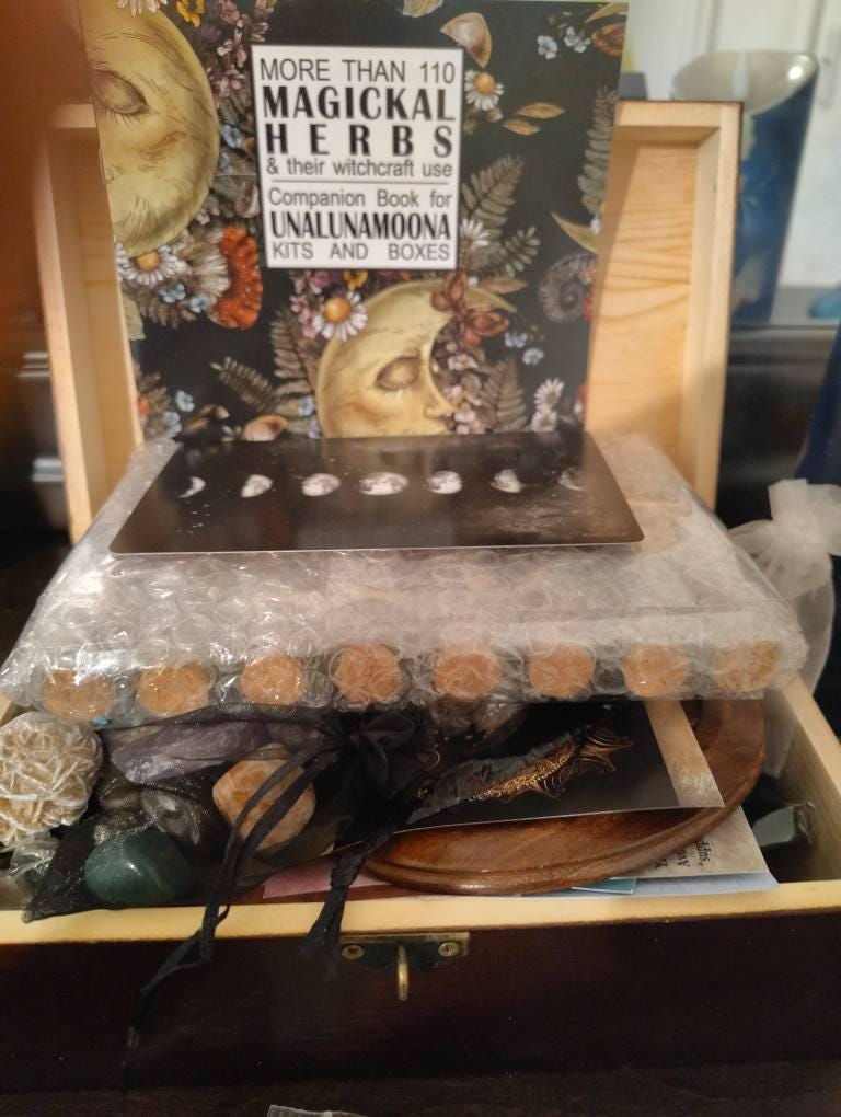 Witchcraft Kit, Apothecary kit Box with Wiccan Supplies, Witch Supplies Starter Kit, Altar Supplies for Witches