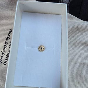 Azza hat ein Foto des gekauften Artikels hinzugefügt