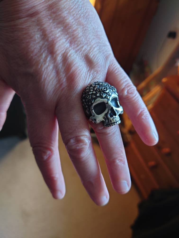 Personalized Skull Ring With Roses, Men Gift Ring, Men Biker Ring, Gothic Skeleton Ring Art, Halloween Skulls