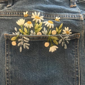 Daisy Flower Embroidery Pattern for Jeans: Beginner DIY (PDF