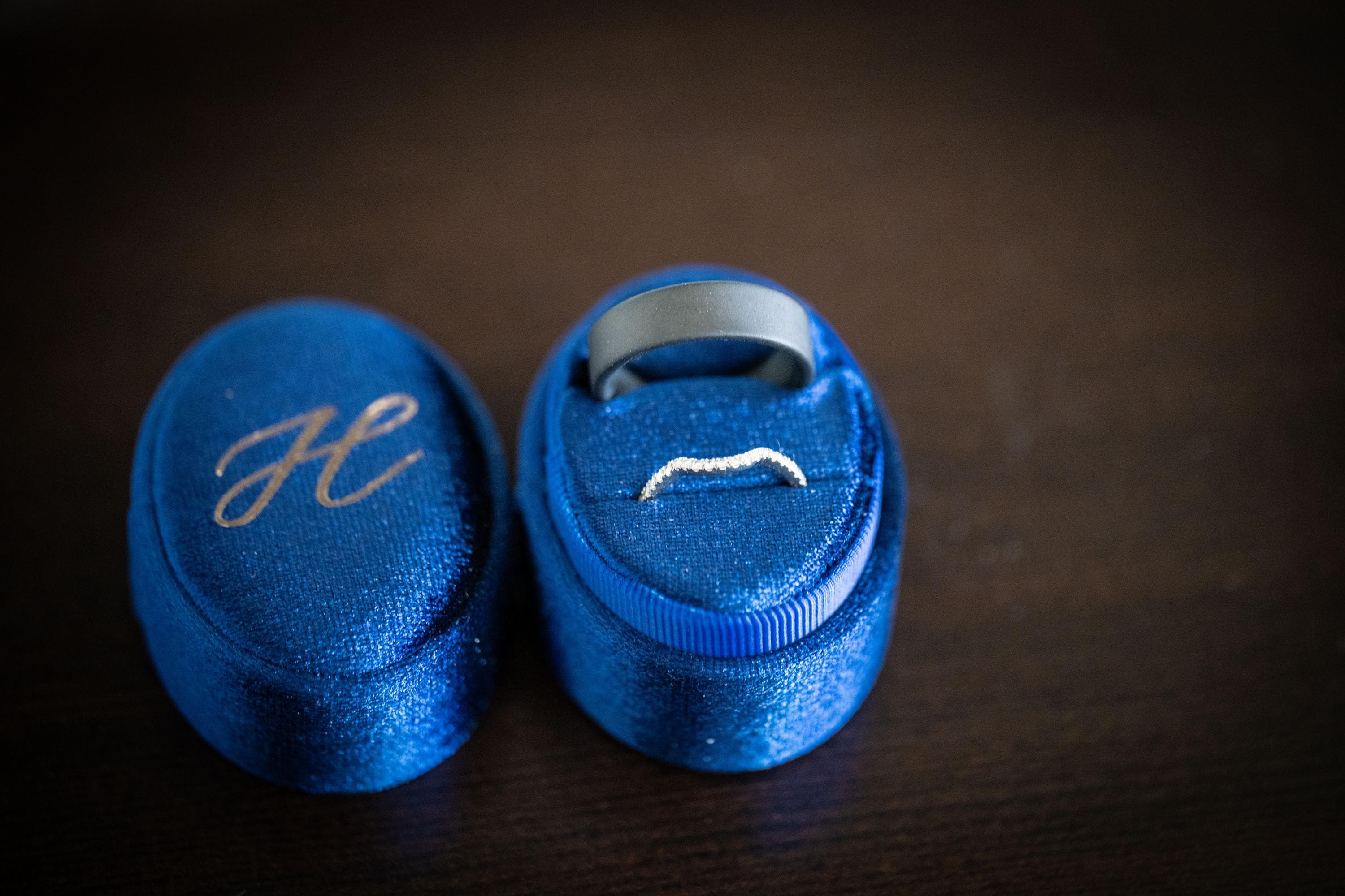 3 Slot Ring Box Wedding Velvet, 3 slot Custom Wedding Ring Box, Engagement, White, Triple Slot, Modern Ring Box, Custom Box Oval Triple