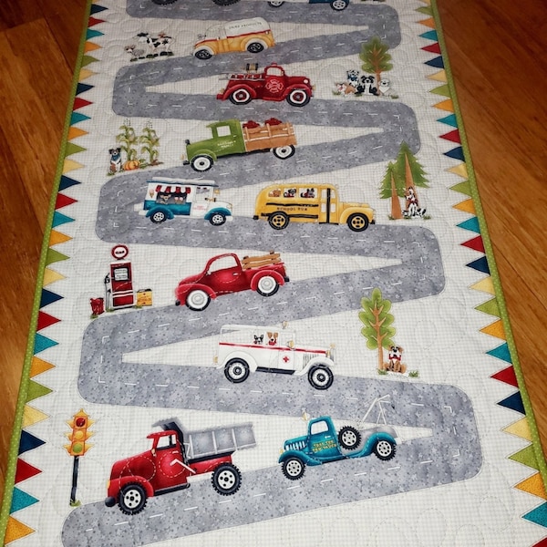 Fall Quilted Table Topper, Thanksgiving, 16.75 X 16.5 Pumpkins, Leaves ...