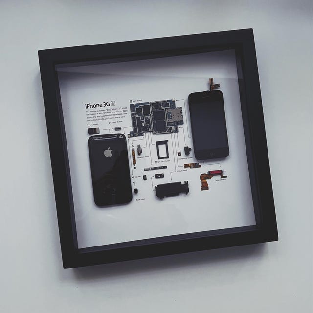 GRID STUDIO iPhone 3G アートパネル Framed iPhone 3gs Disassembled Phone Wall Art Gifts for Tech