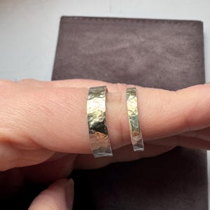 Alice hat ein Foto des gekauften Artikels hinzugefügt