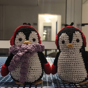 園*崎様 マフラーをつけた寒がりペンギンのあみぐるみ☆ブルー　ハンドメイド　編み マフラーをつけた寒がりペンギンのあみぐるみ☆ブルー ハンドメイド
