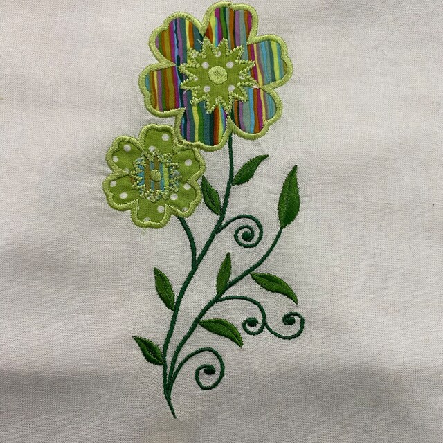 美品✨AMERI MEDI VINTAGE FLOWER EMBROIDERY Ameri（アメリ）の「MEDI VINTAGE FLOWER EMBROIDERY SHIRT
