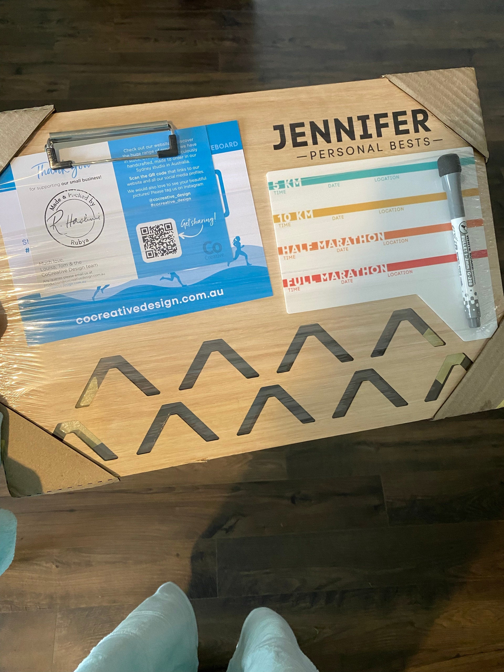 Personalized Running Medal Hanger and Bib Display - Show Off Your PB with Style - Perfect Gift for Runners and Athletes