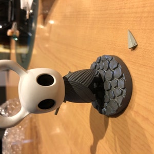 Hollow Knight Figure. Hollow Knight Figurine. Hollow Knight