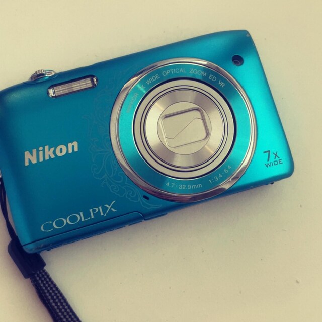 Nikon COOLPIX S3500 7xWIDE ジャンク品 Nikon Digital Camera COOLPIX S3500 7x optical zoom 2005M