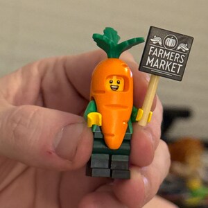 Carrot Mascot New LEGO Minifigure Series 24 70137 RETIRED