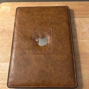 Capa de couro rústica personalizada para MacBook 13,6" M2 Air A2681 2022 13" Pro A2338 MacBook Pro 13 14 15 16 A2485 Air 13 12" Laptop