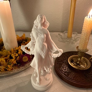 Pythia the High Priestess of the Temple of Apollo at Delphi 25cm 9.84in ...