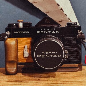 Wood Grip for Pentax Spotmatic With Arca Swiss Mount | 3D Printed