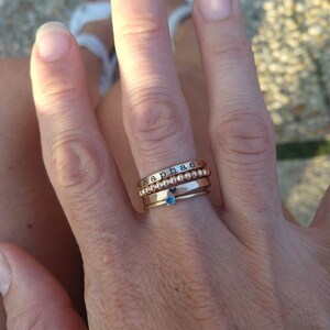 Anelli impilabili da donna con cuore personalizzato e incisione di 2-5 nomi. Anelli in argento sterling con nome personalizzato da donna. Anello di famiglia, regalo per donne, ragazze, mamme, nonne