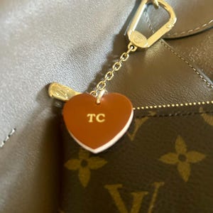 Tauja added a photo of their purchase