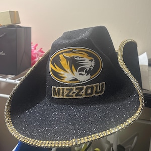 Jamila added a photo of their purchase
