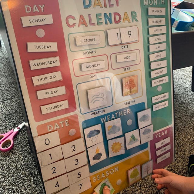 Mini Mindz® Calendario Giornaliero Per Bambini - Lavagna Magnetica Montessori Dal Design Simpatico Con 160 Magneti E Penna - Giochi Educativi Dai 3 Anni - Calendario Per Bambini - 13