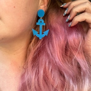 Kirsty added a photo of their purchase